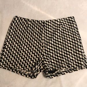 Chevron high-waisted Shorts